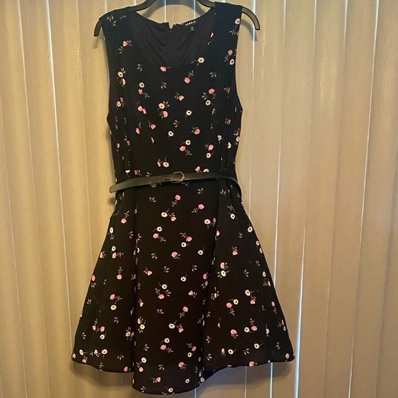 torrid Dresses & Skirts - Torrid Fit & Flare Dress, floral print pink & white, belted, lined, size 16 (16W